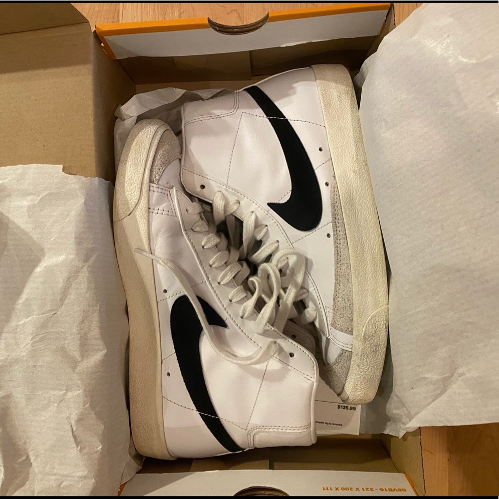Nike Blazer Mid 77 White Black (W) size 8!